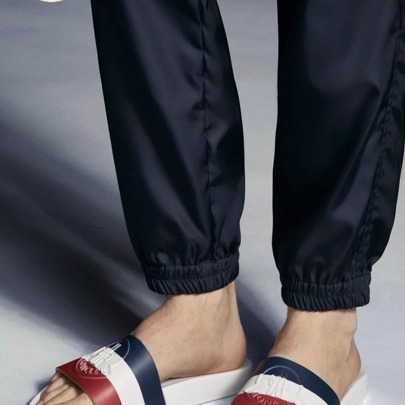 Moncler Pool Slides sz 43 - Picture 3 of 7